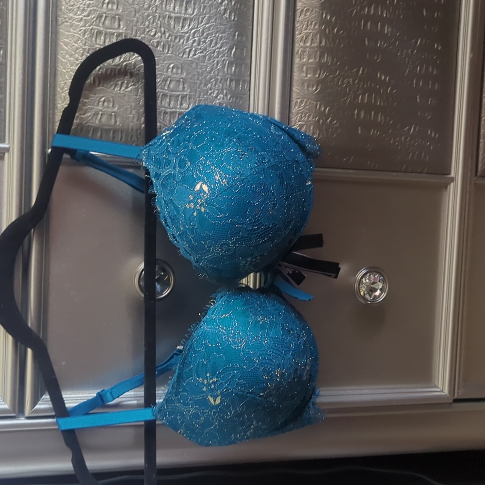 Victoria secret 2 cup push up bra